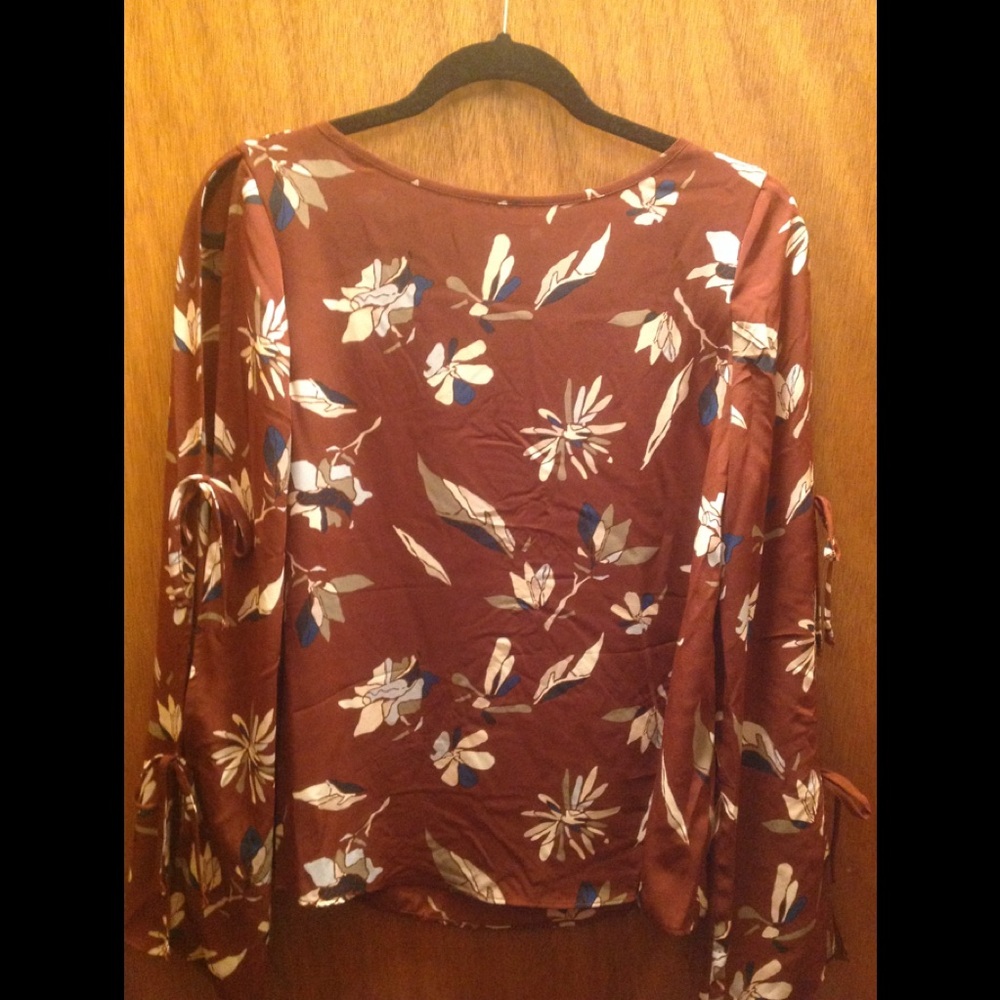 LAST CHANCE - cute blouse
